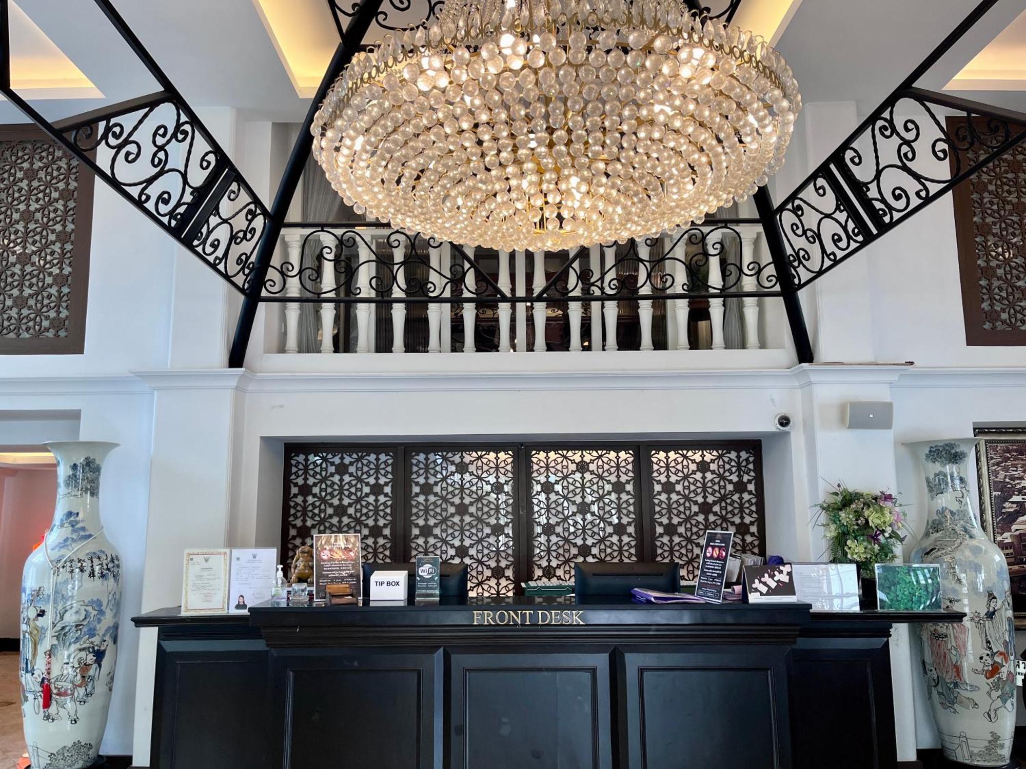 Siam Champs Elyseesi Unique Hotel Банкок Екстериор снимка